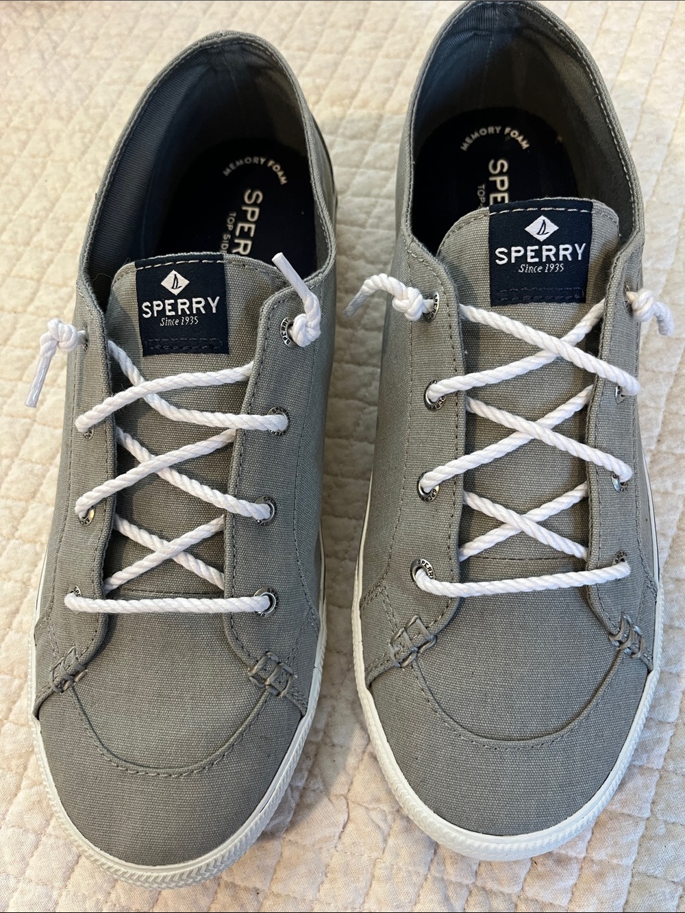 Sperry topsider woman’s canvas shoes size 10